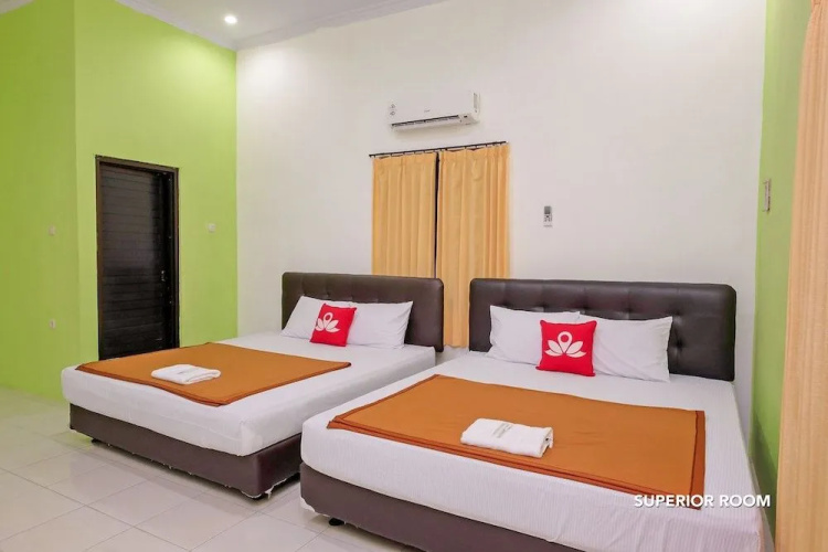 ZEN Rooms B Walk Batu