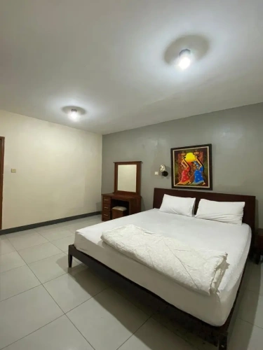 4 Bedrooms Villa