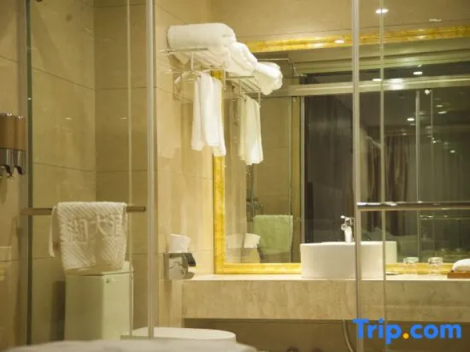 Donghu Hotel