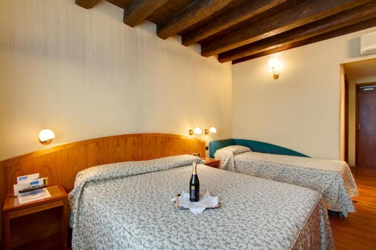 Hotel Corot photo 8
