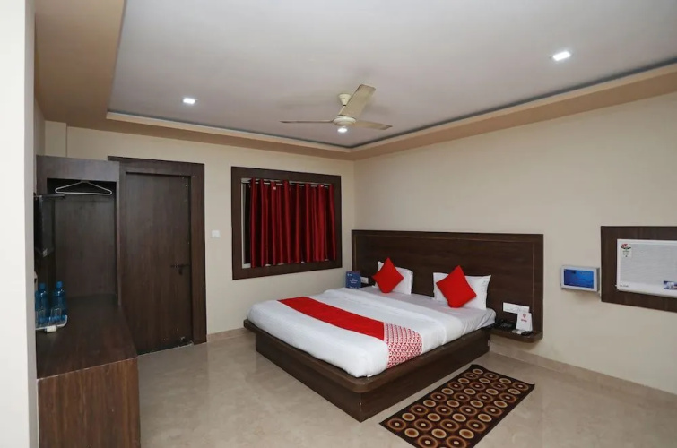 OYO 22955 Hotel Manorama