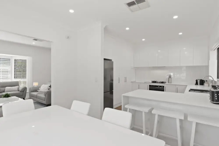 Quiet 2-bed Retreat With Private Courtyard