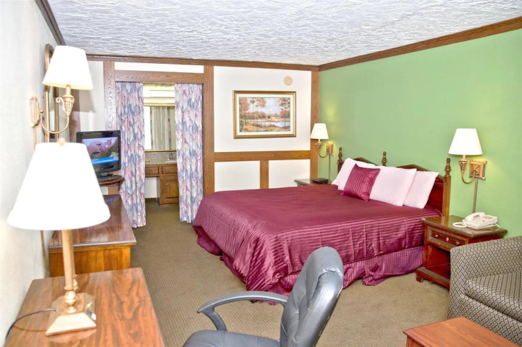Victorian Inn & Suites