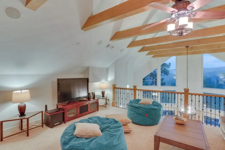 Beautiful Lake Arrowhead Cabin w/ EV Charger
