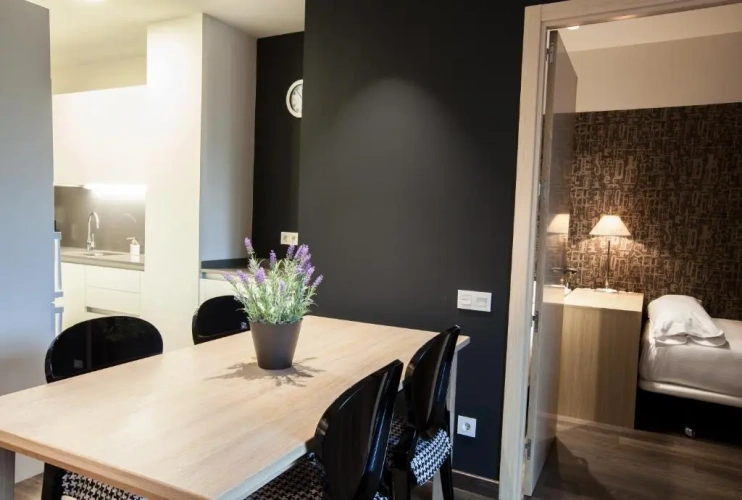 2 Bedrooms Apartment