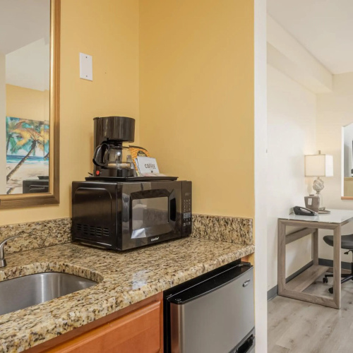 Hutchinson Island Plaza Hotel & Suites photo 29