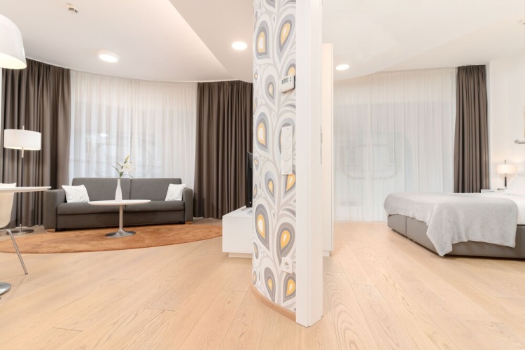 1 Bedroom Suite