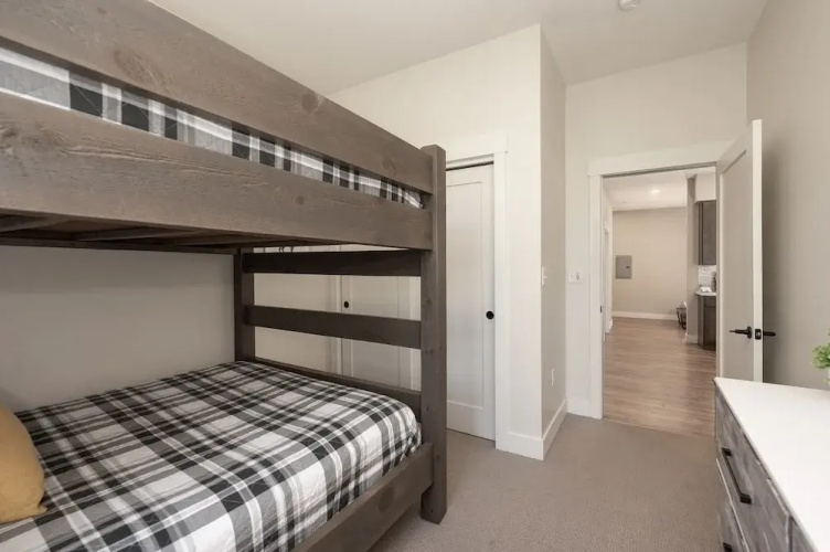 Downtown Flat 2 Bedroom Condo