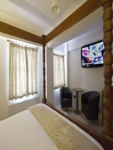 Royal Hotel