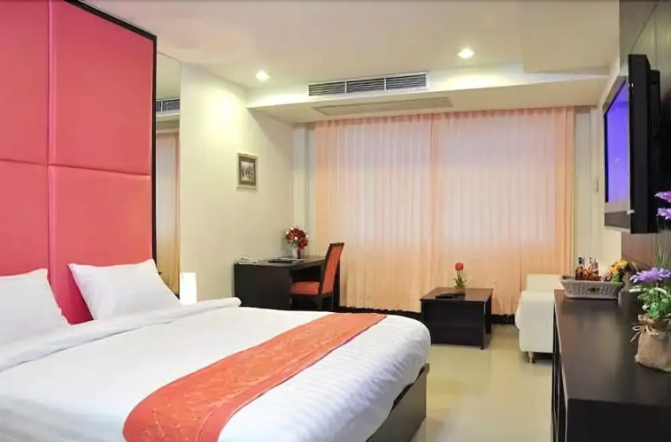 Le Platinum Residency