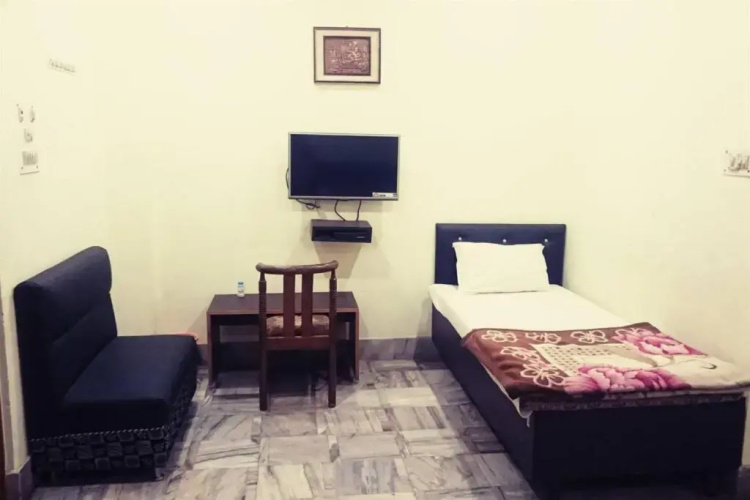 Hotel Aditya Inn