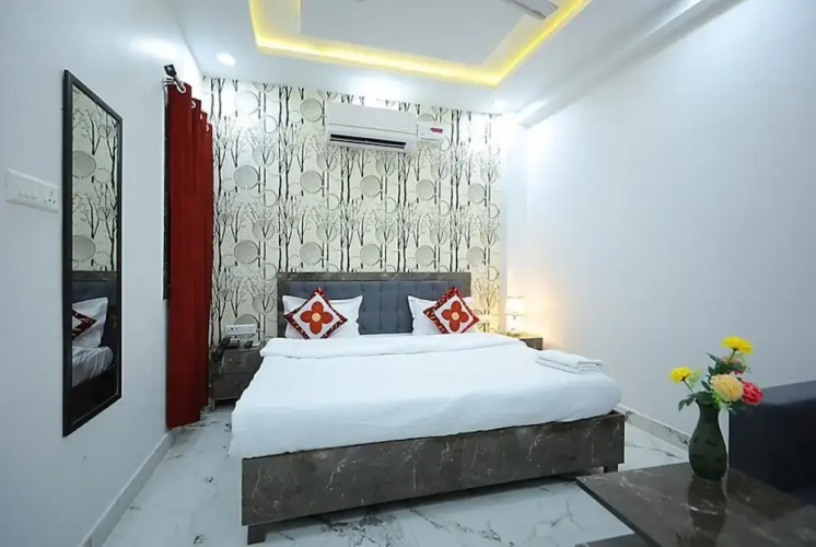 Hotel Rajani Bareilly AC Room