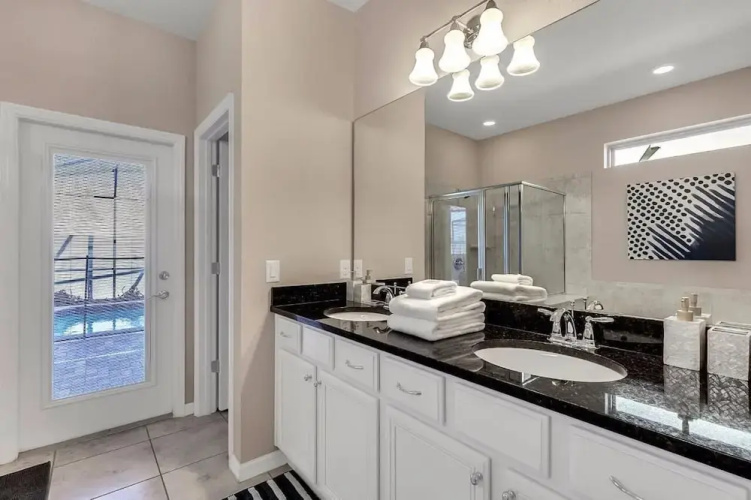 Luxurious Vacation Home With Private Pool!!!