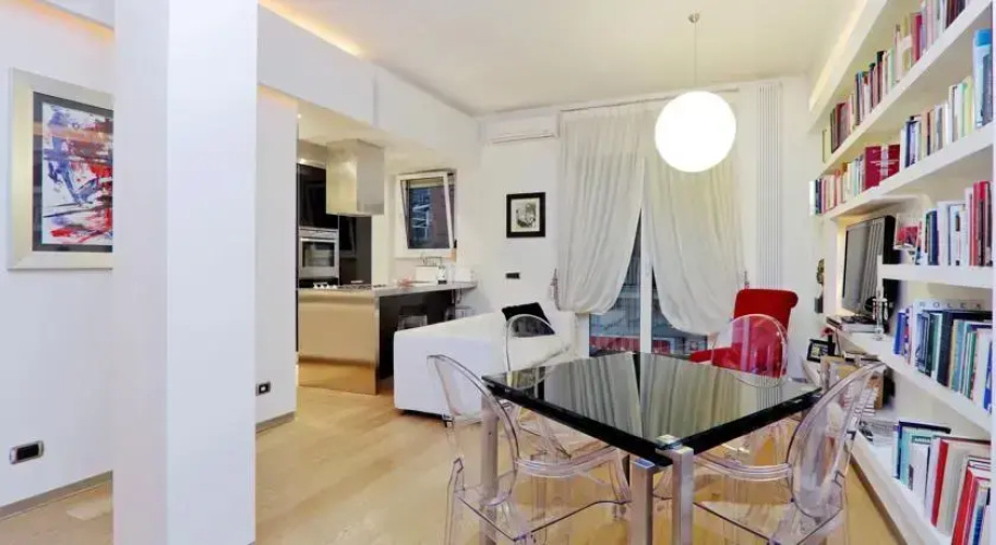 Cambiano Halldis Apartment