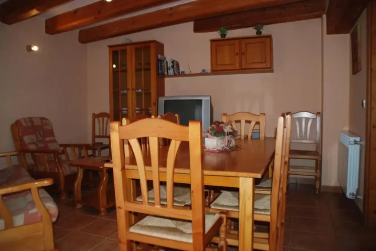 3 Bedrooms Cottage