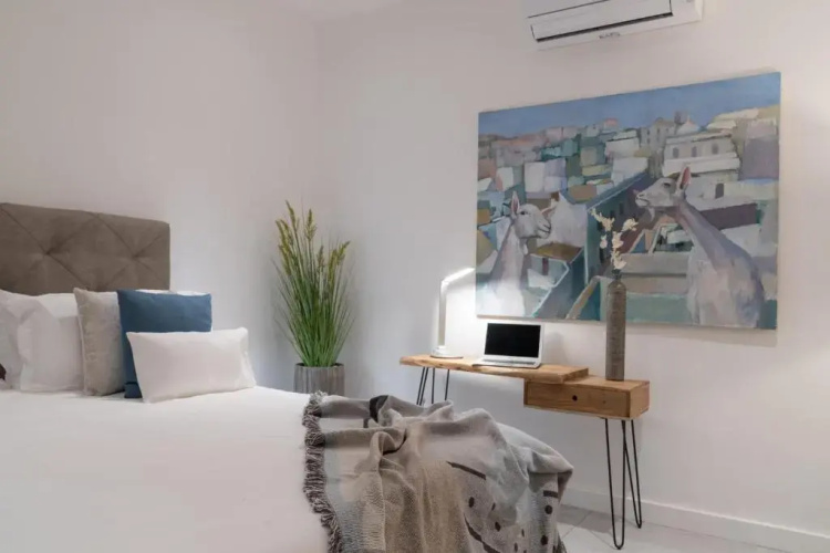 Eleven, Boutique luxury house & garden