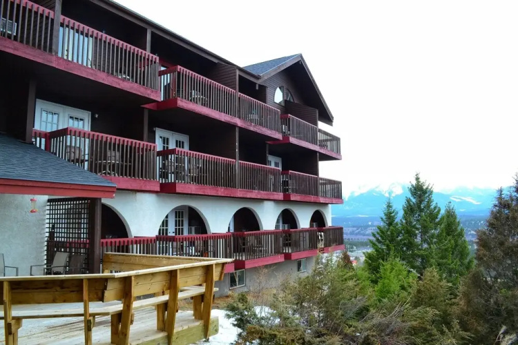 Radium Chalet - Radium Hot Springs