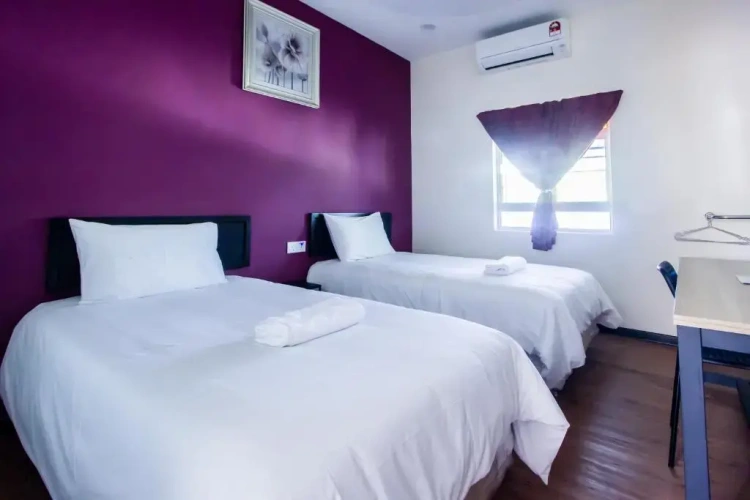4 Bedrooms Cottage
