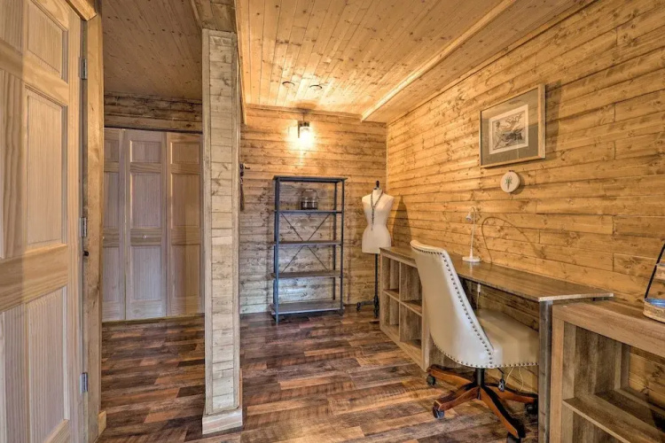Charming Log Cabin at Double JJ Ranch Resort!