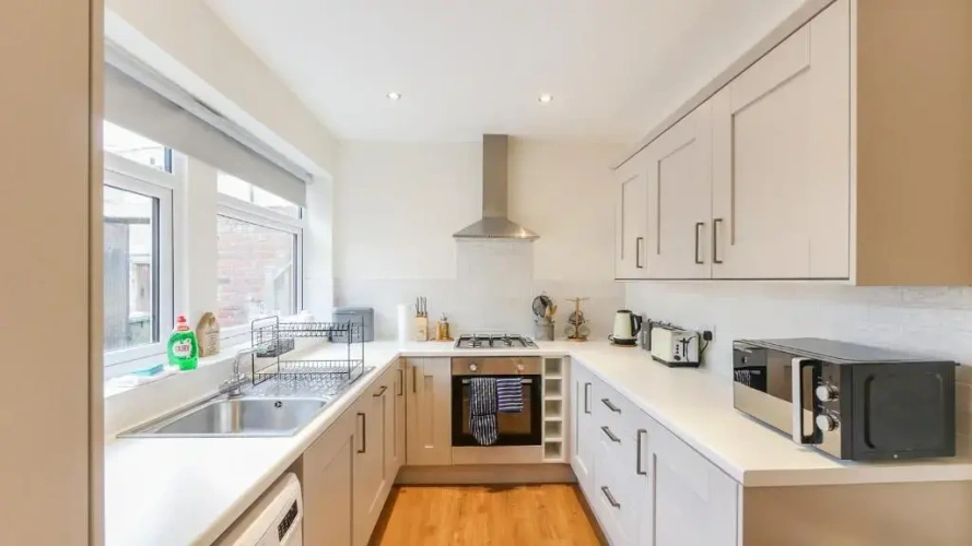 2 Bedrooms Apartment
