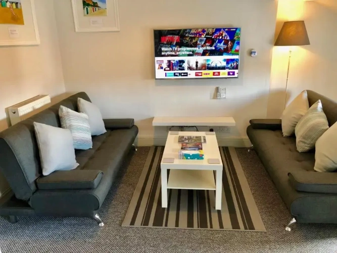 1 Bedroom Apartment