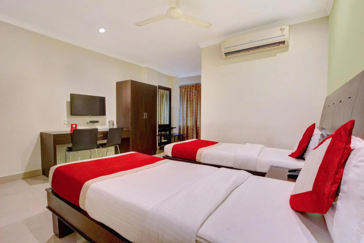 OYO 9796 Hotel Alekhya Residency