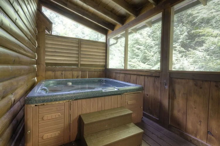 The Cozy Bear by Eagles Ridge Resort