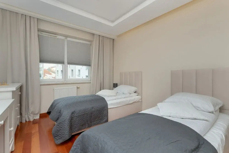 Apartment With 3 Bedrooms by Renters
