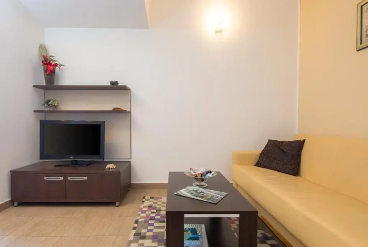 2 Bedrooms Apartment with balcony and with sea view