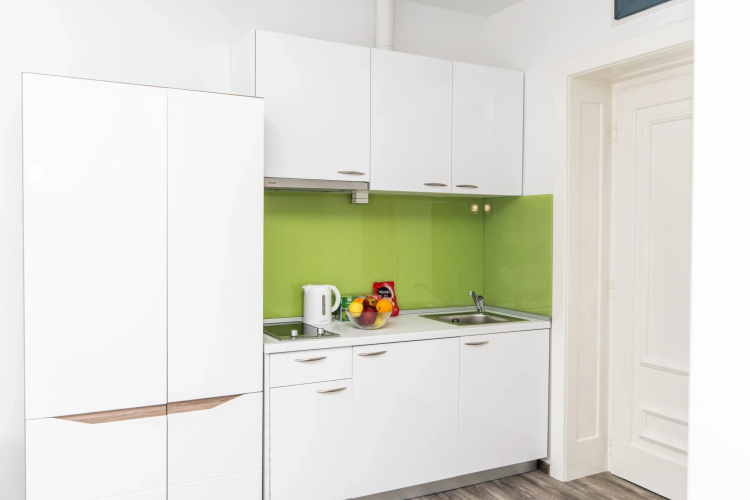 150sqm Apartment With 4 Units Great FOR Groups