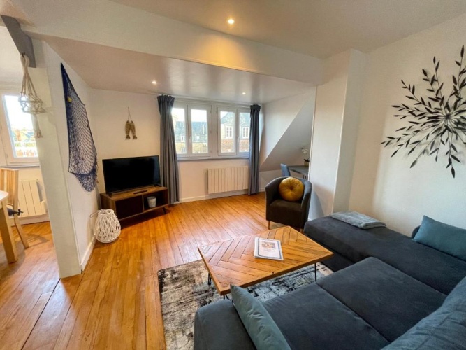 2 Bedrooms Apartment