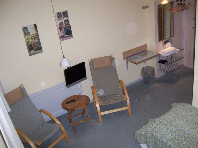 Standard Triple room