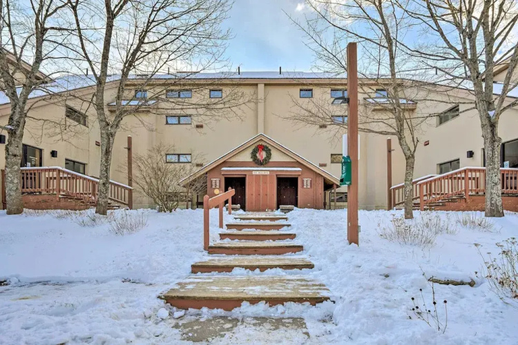 Renovated Dover Condo - Steps to Ski Shuttle!