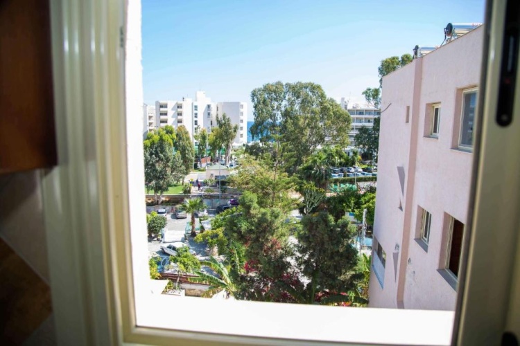 Studio with balcony and with view