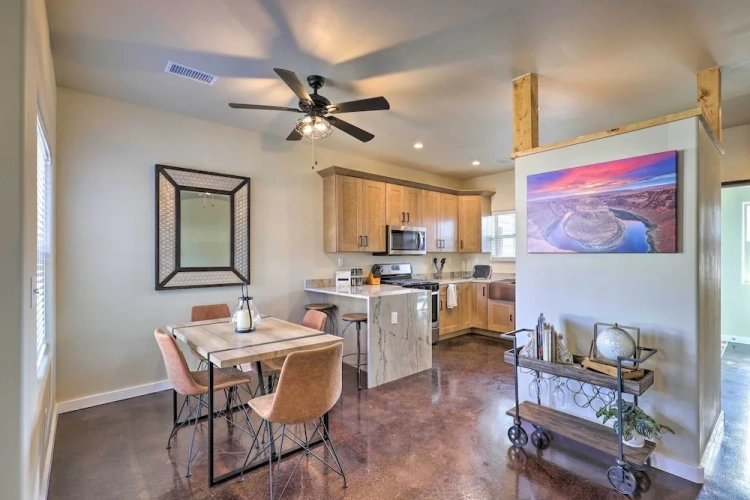 3 Bedrooms Cottage with balcony