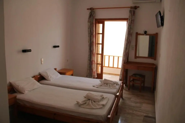 Standard Twin room with balcony