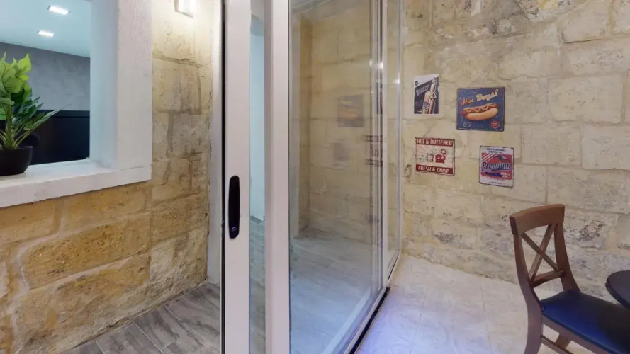 Central Valletta - 1 Bedroom maisonnette