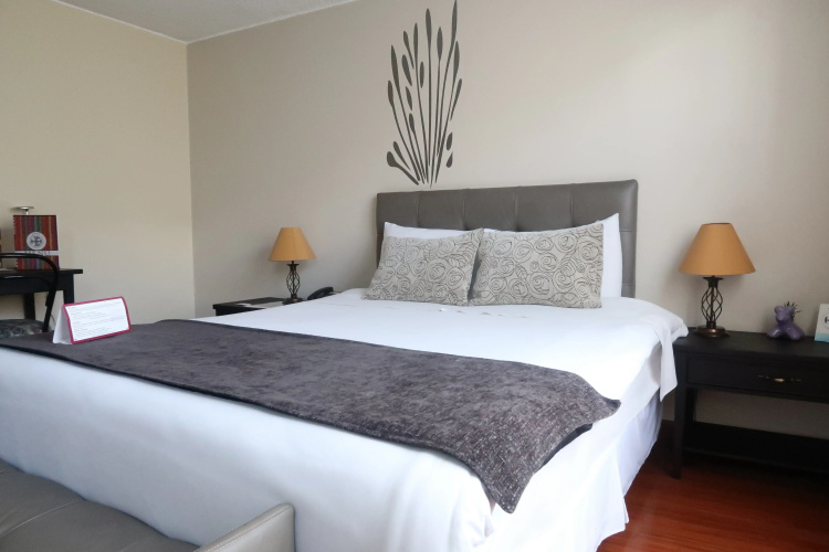 Hotel Embassy