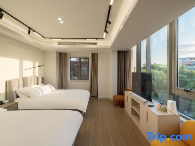 Standard Family room with view