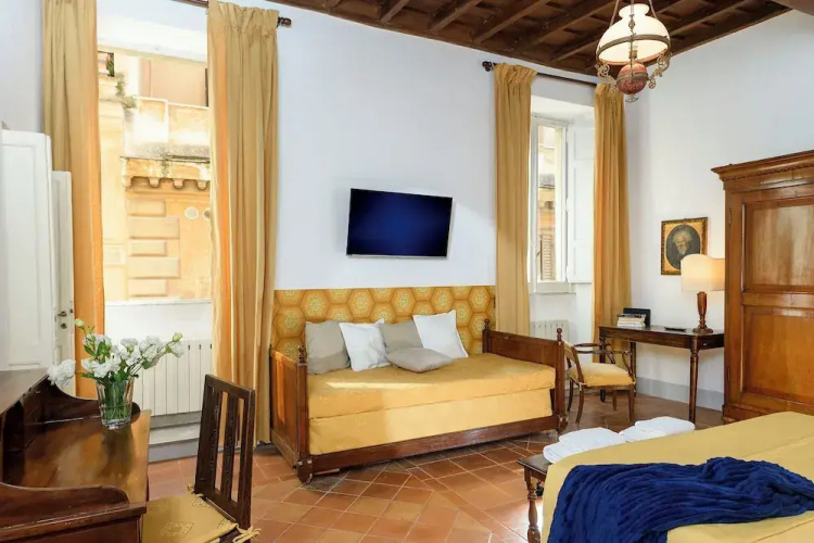Cartari Apartment