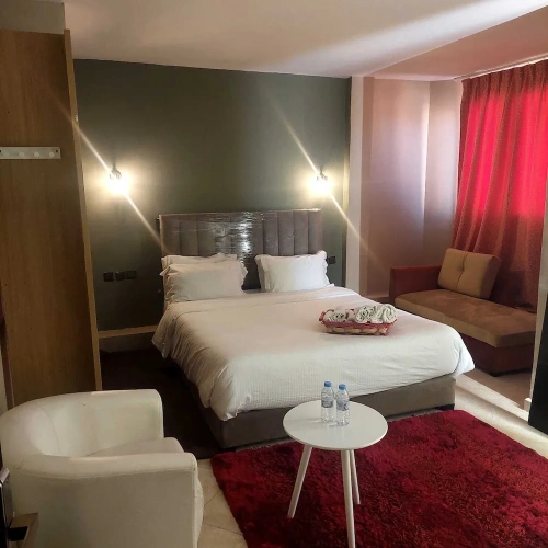Deluxe Triple room with city view