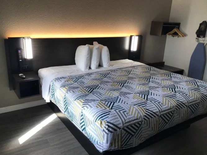 Standard Double Suite