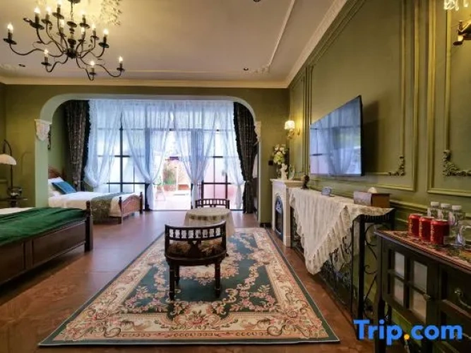 Deluxe Suite