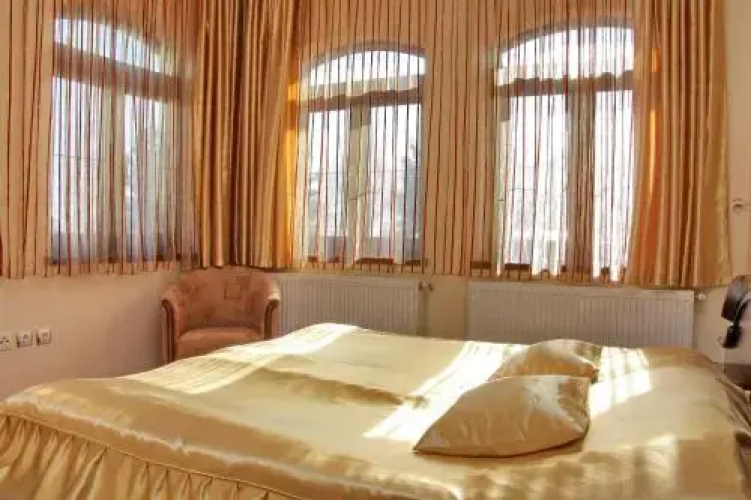 Hotel Villa Majur