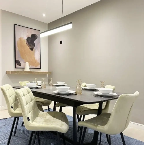 3 Bedrooms Apartment