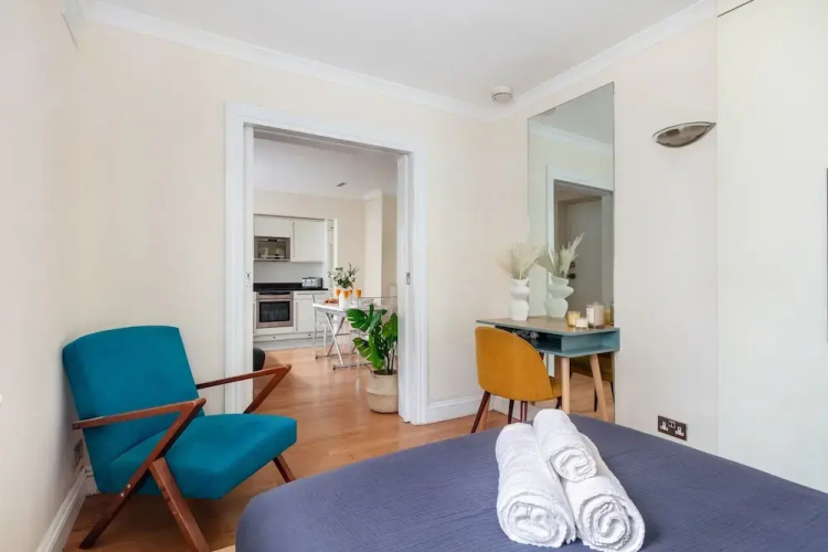 Classic 1BR - Notting Hill Gem