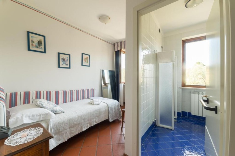 Standard Single room with view