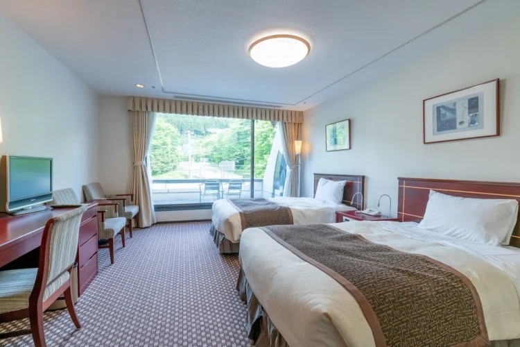 Standard Twin room with balcony