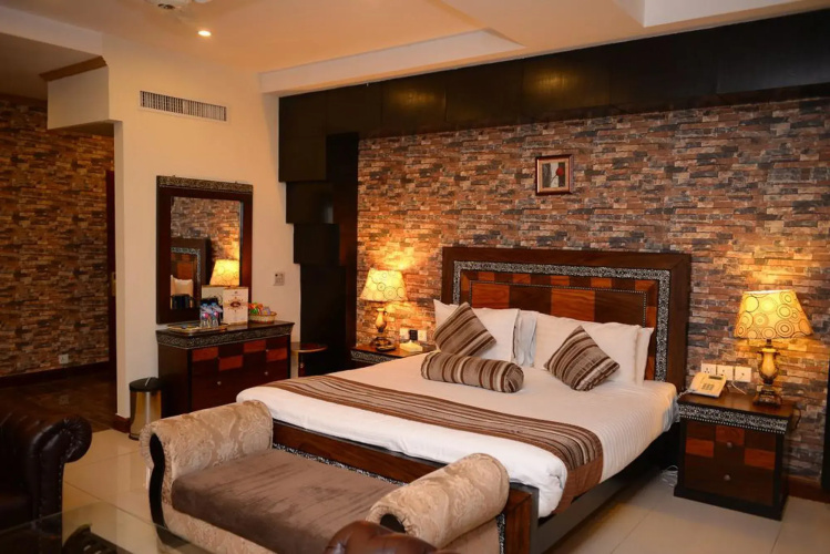 Hilton Suites