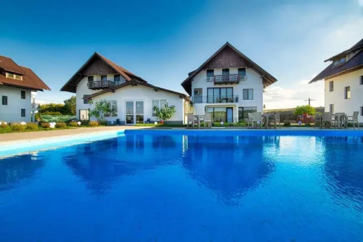 Amore Resort